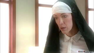 Ondoren, bi gazte bekatari Evi Fox eta Kiki Vidis jostailuak Arreba Arrosa eta arreba bidali apaiz James Deen horiek zigortzeko dick makila bat eta big oilarra