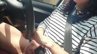 Tar en offentlig bil mens du spiller med min lille fitte