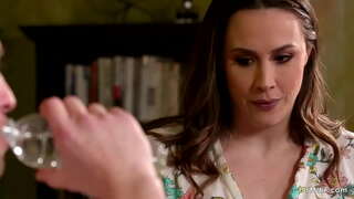 Мачуха у захваті від м&#039;язів свого пасинка