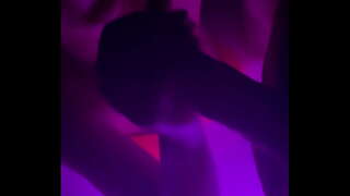 Mori motra ime e vogël në hottub për të thithur karin tim