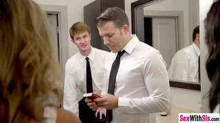 Sexy tenåringer Ms Faris og Whitney Wright likte hardcore threesom sex etter at de sugde pikk