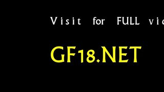 Приголомшлива повнолітня підліткова красуня