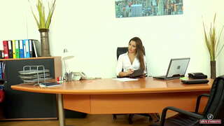 Huvudsakliga Dani Daniels hårig fitta fylld med sperma (Del 1)