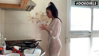 DOEGIRLS - #Florane Rasels #Ķiršu Skūpsts - Sexy MILF Pornstar Laikā Slēgts - Karstākie Edition!